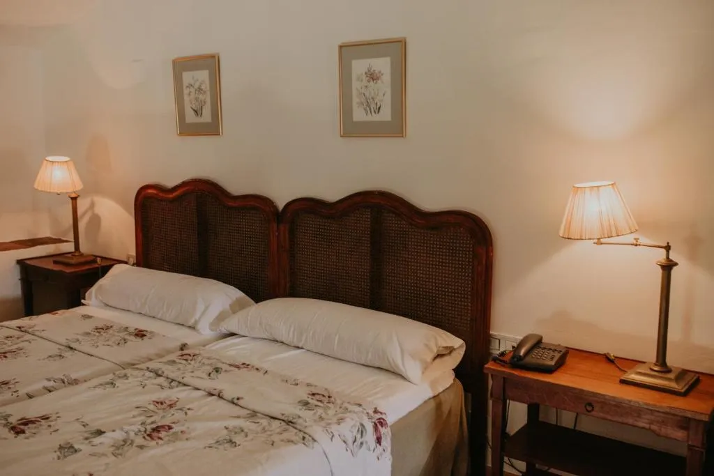JUNIOR SUITE CAPACITY 4 Room, Hotel Posada De Valdezufre, Seville