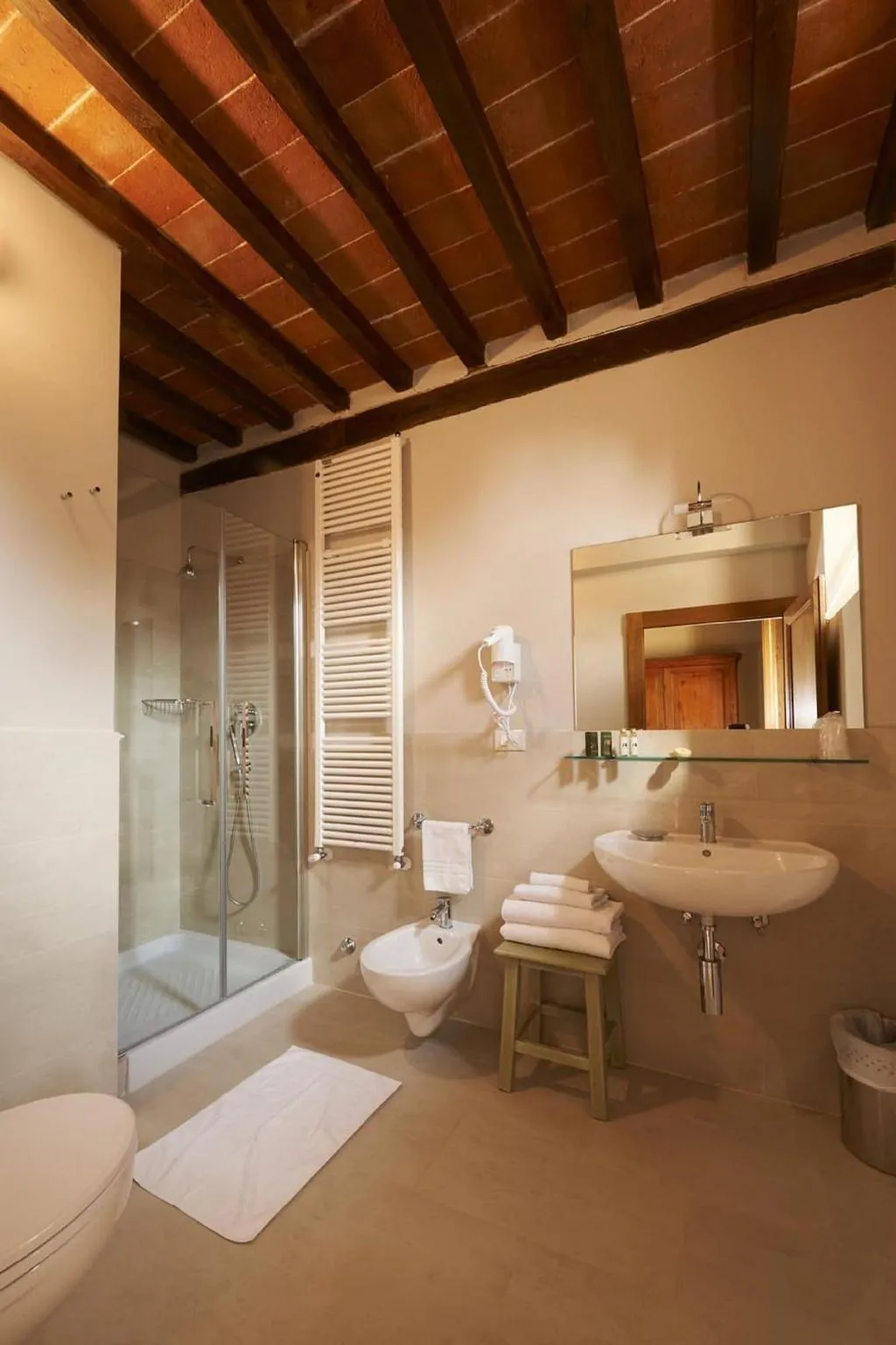 FAMILY ROOM QUEEN SIZE BED Room, Borgo il Melone, Perugia