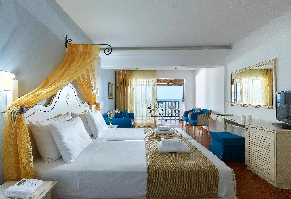 SUITE BEACH FRONT Room, Alexander Beach Hotel & Village Resort, Crete