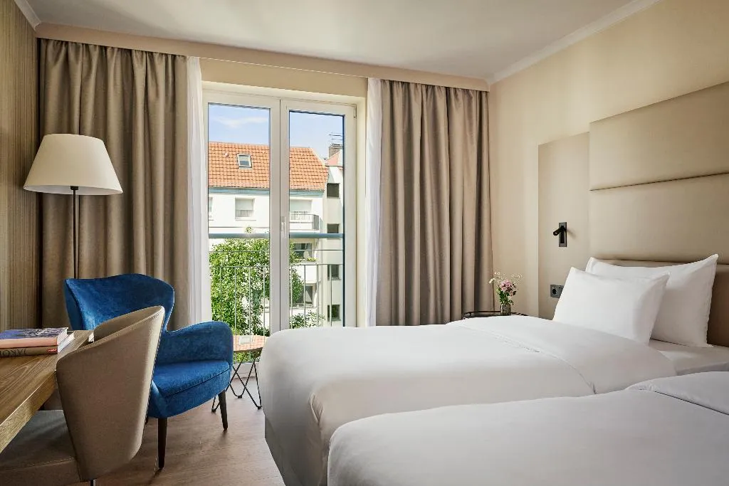 DOUBLE SUPERIOR Room, NH Berlin Kurfürstendamm, Berlin