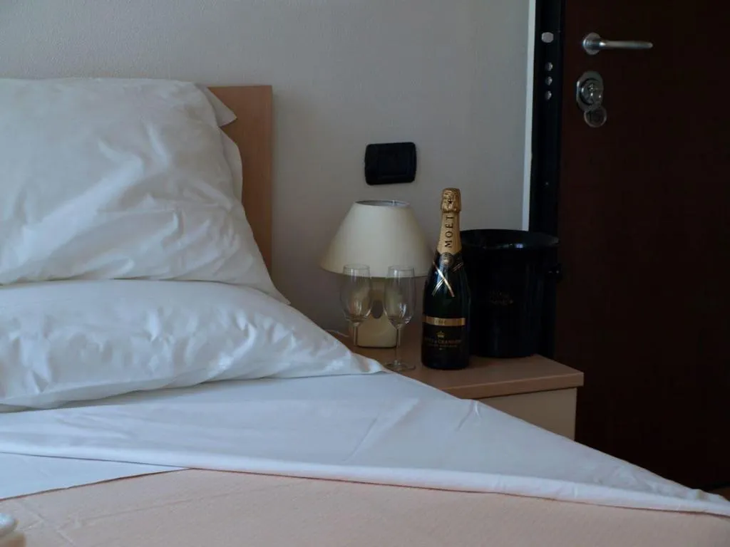 Room, Hotel Karol, Milan