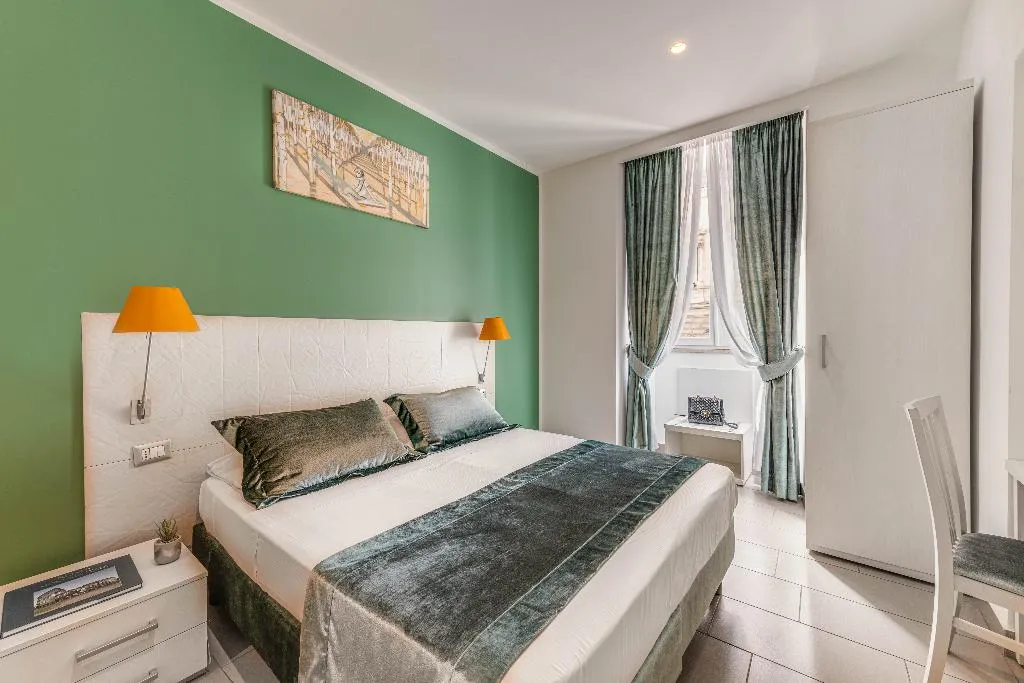 DOUBLE STANDARD Room, Trevi Palace Hotel, Rome