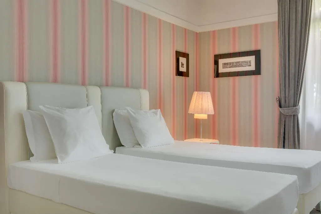 DOUBLE CLASSIC Room, Grand Hotel Palace Rome, Rome
