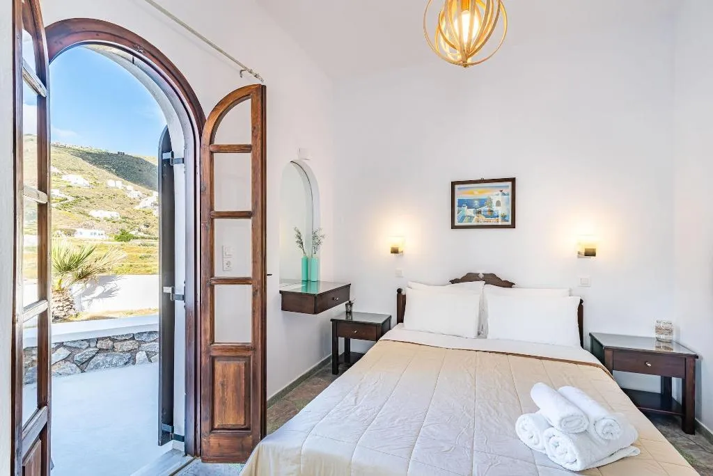 Room, Agia Irini, Santorini