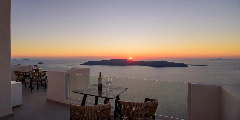 TRIPLE ONE BEDROOM ONE BATHROOM Room, Andromeda Villas, Santorini