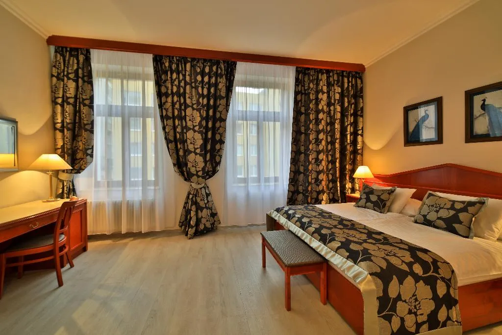 Double or Twin STANDARD Room, Carlton Hotel Prague, Prague