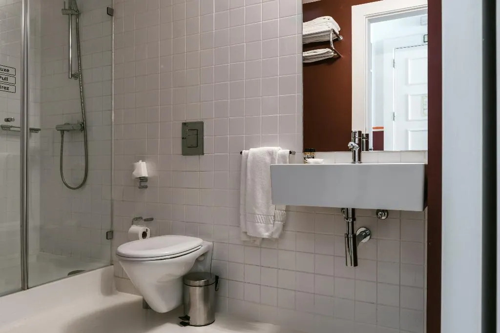 TRIPLE STANDARD Room, Hostel4U, Lisbon