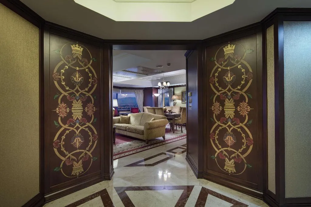 SUITE STANDARD Room, Hilton Izmir, Izmir
