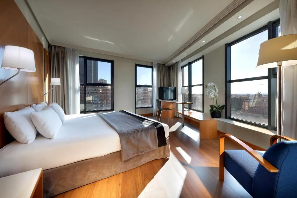 JUNIOR SUITE STANDARD Room, Exe Plaza, Madrid