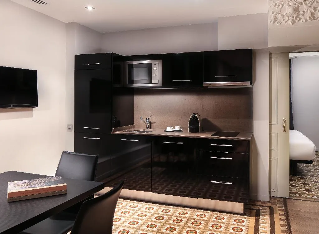 APARTMENT CAPACITY 4 Room, Balmes, Barcelona