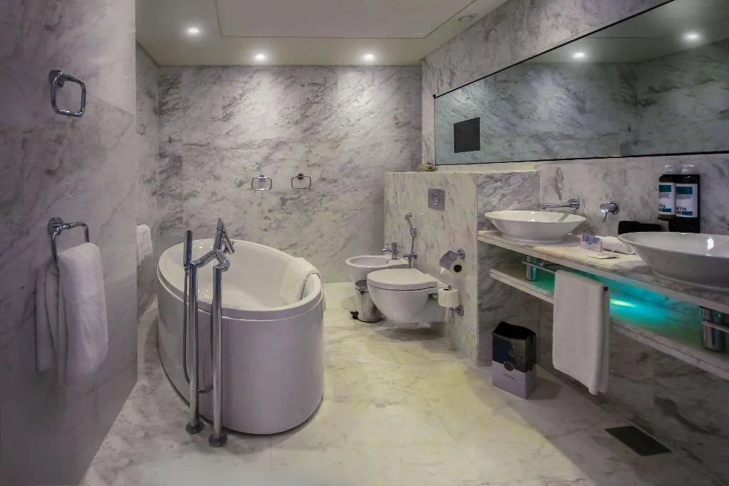 SUITE STANDARD Room, Media One, Dubai