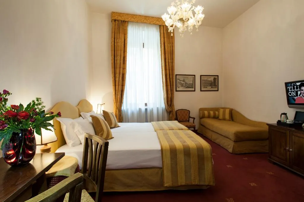 Double or Twin SUPERIOR Room, Columbia, Rome