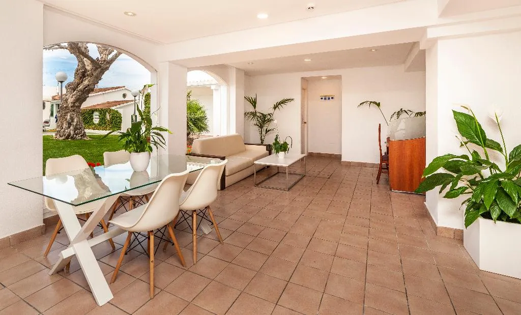Lobby, Globales Cala'n Blanes, Menorca