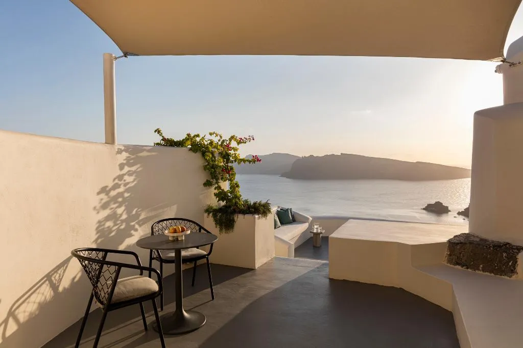 SUITE SUPERIOR CAPACITY 3 Room, Canaves Oia Suites, Santorini