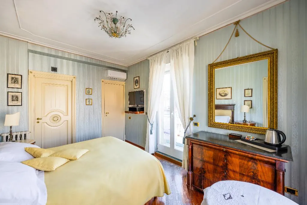 DOUBLE SUPERIOR WITH AIR CONDITIONING Room, La Casa Di Bruno, Naples