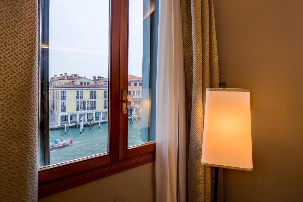 DOUBLE SINGLE USE SUPERIOR WITH VIEWS Room, CHC Continental, BW Premier Collection, Venice