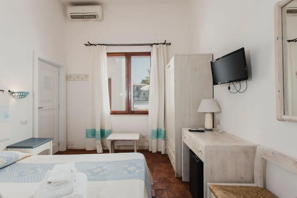 TRIPLE CLASSIC Room, Resort Fior di Sardegna, Olbia