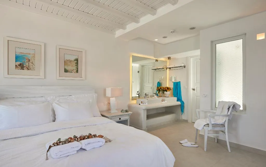 Double or Twin DELUXE SEA VIEW Room, Petinos Beach, Mykonos