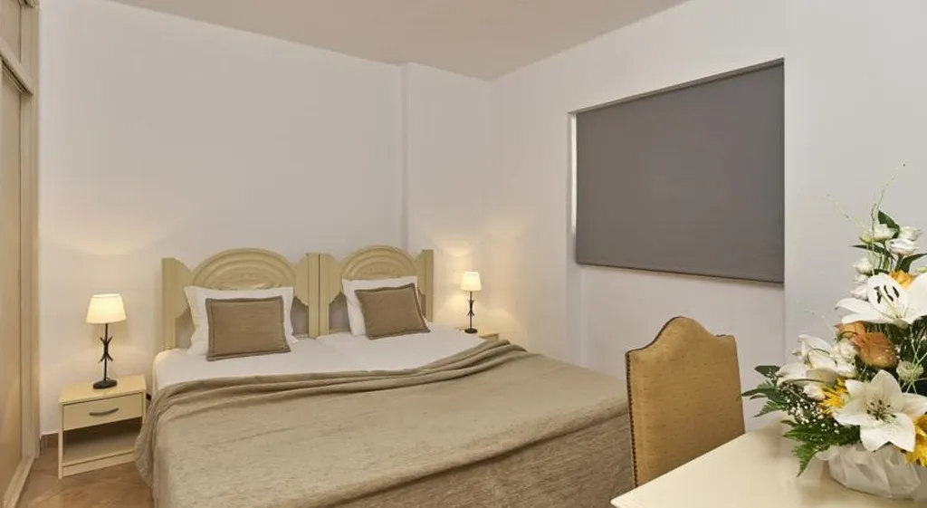 APARTMENT TWO BEDROOMS Room, Cheerfulway Minichoro Apartamentos, Algarve