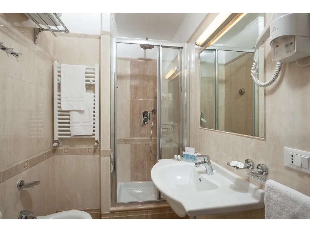 TRIPLE ANNEX Room, Hotel Kennedy, Rome