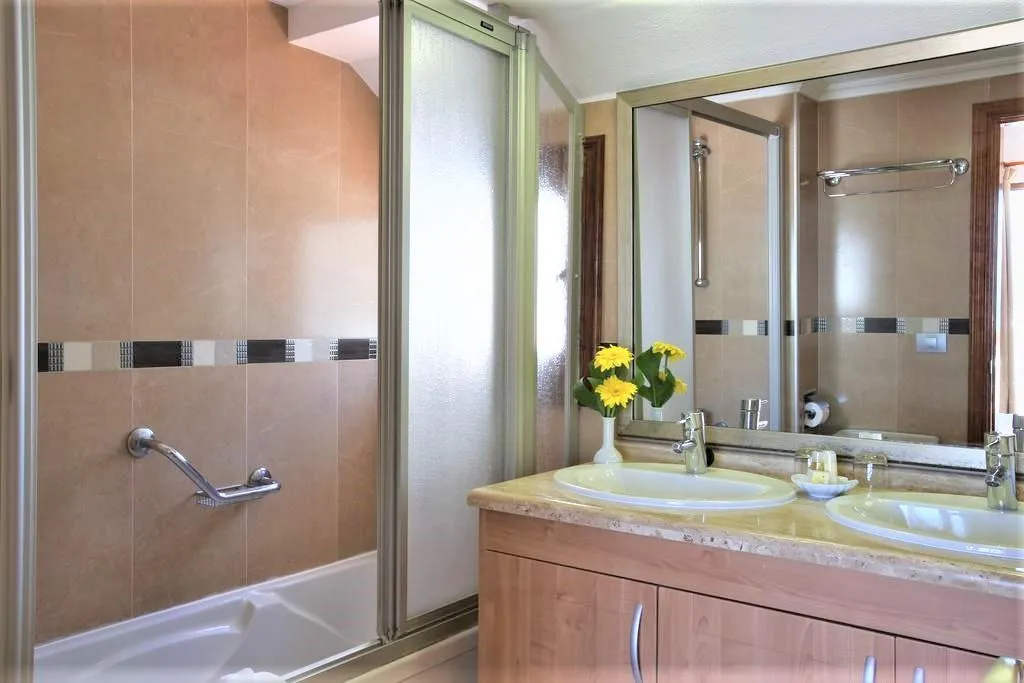 Room, Ona Beverly Hills Suites, Tenerife