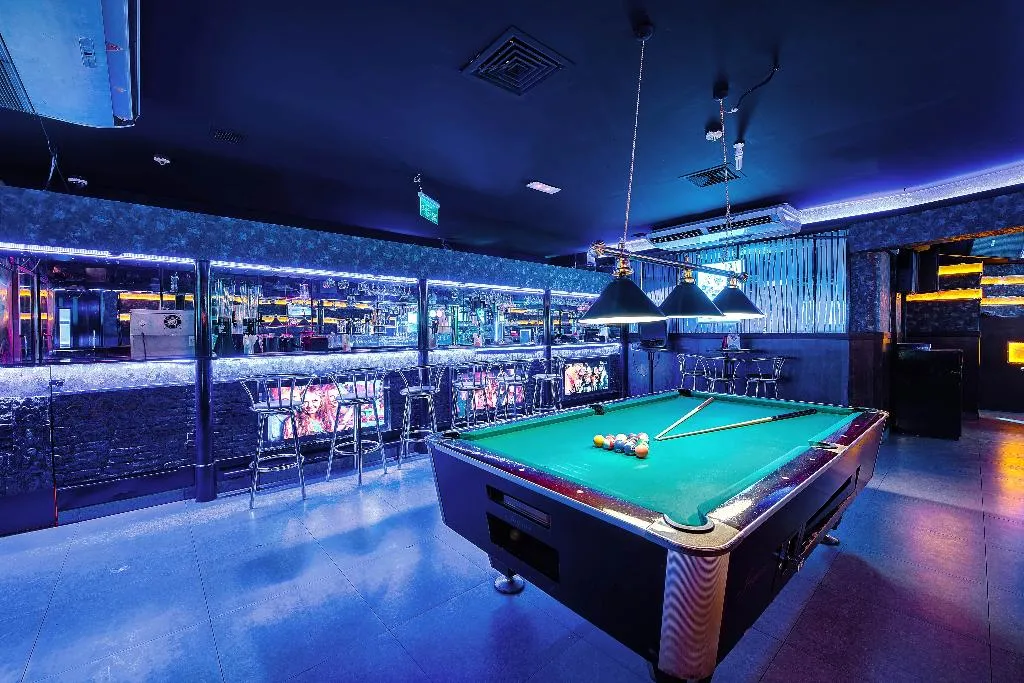 Bar, Palm Beach Hotel, Dubai