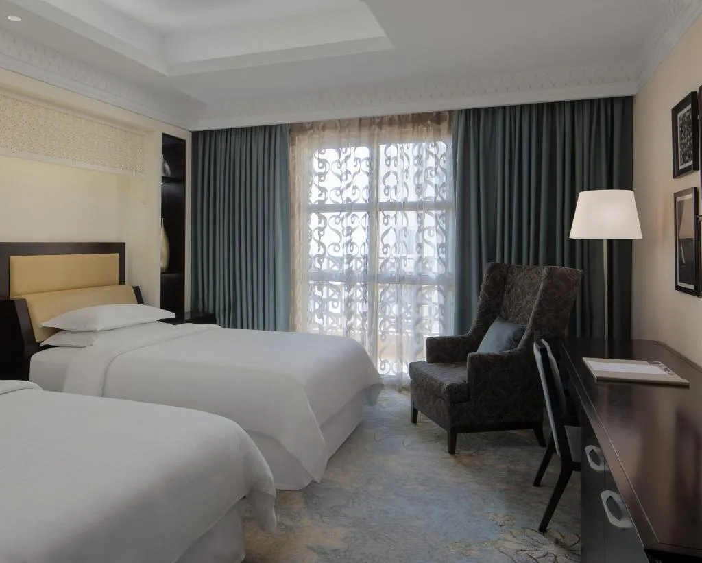 Room, Sheraton Sharjah Beach Resort & Spa, Dubai