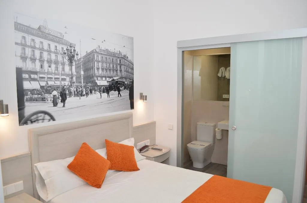 SINGLE STANDARD Room, San Lorenzo, Madrid