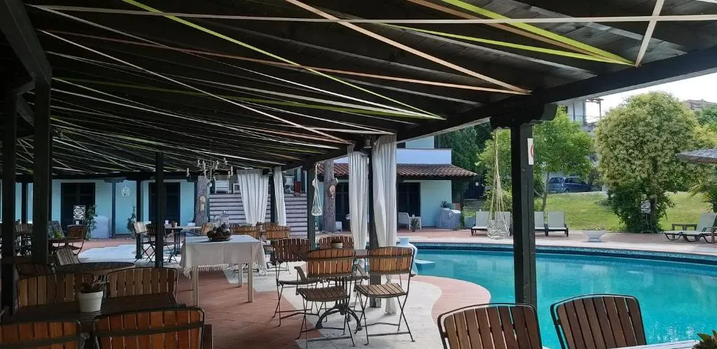 Bar, Eden, Halkidiki