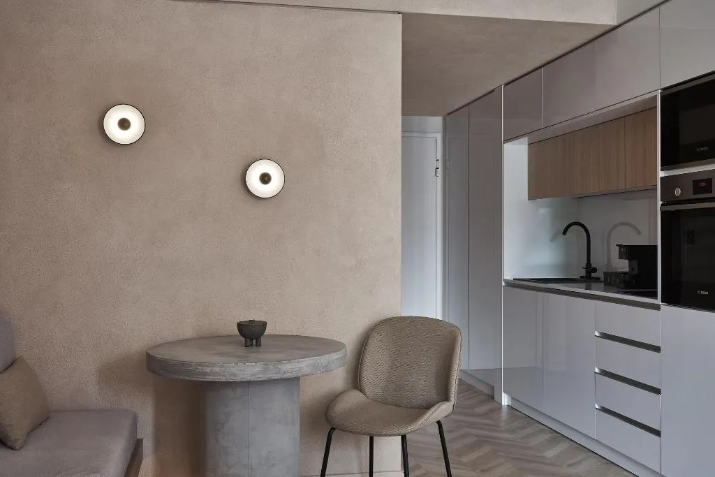 Room, Newel Psychiko, Athens