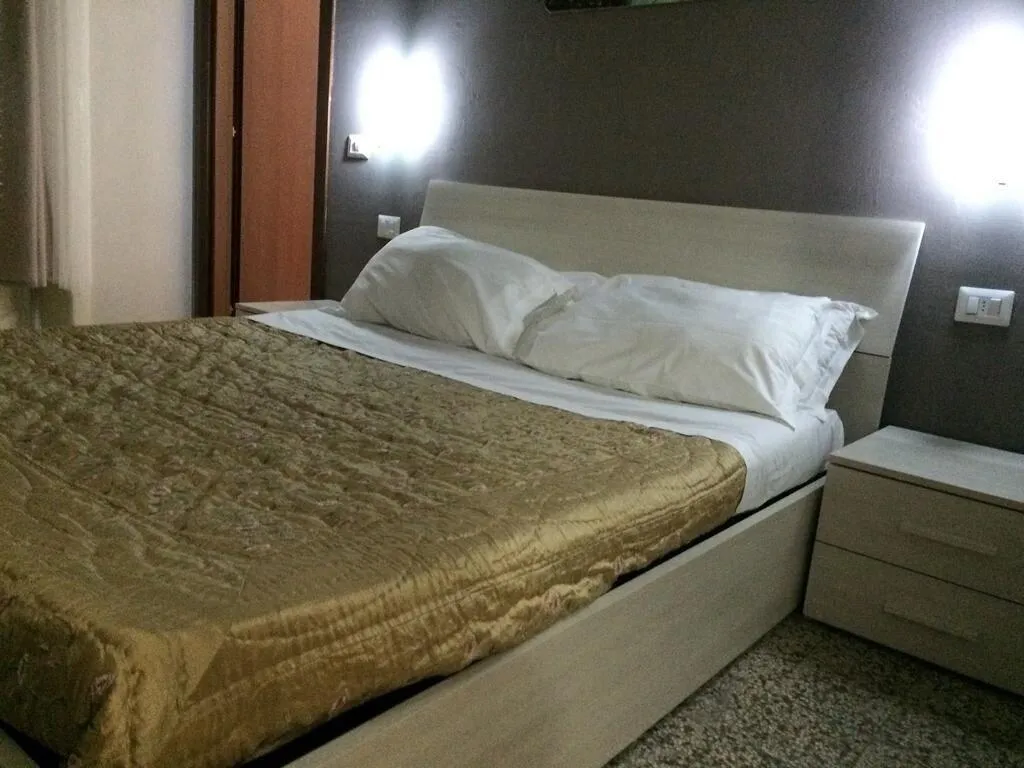 Room, B&B Residenza Paradiso, Milan