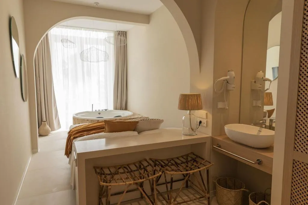 JUNIOR SUITE SEA VIEW Room, Gabbana Beach, Valencia