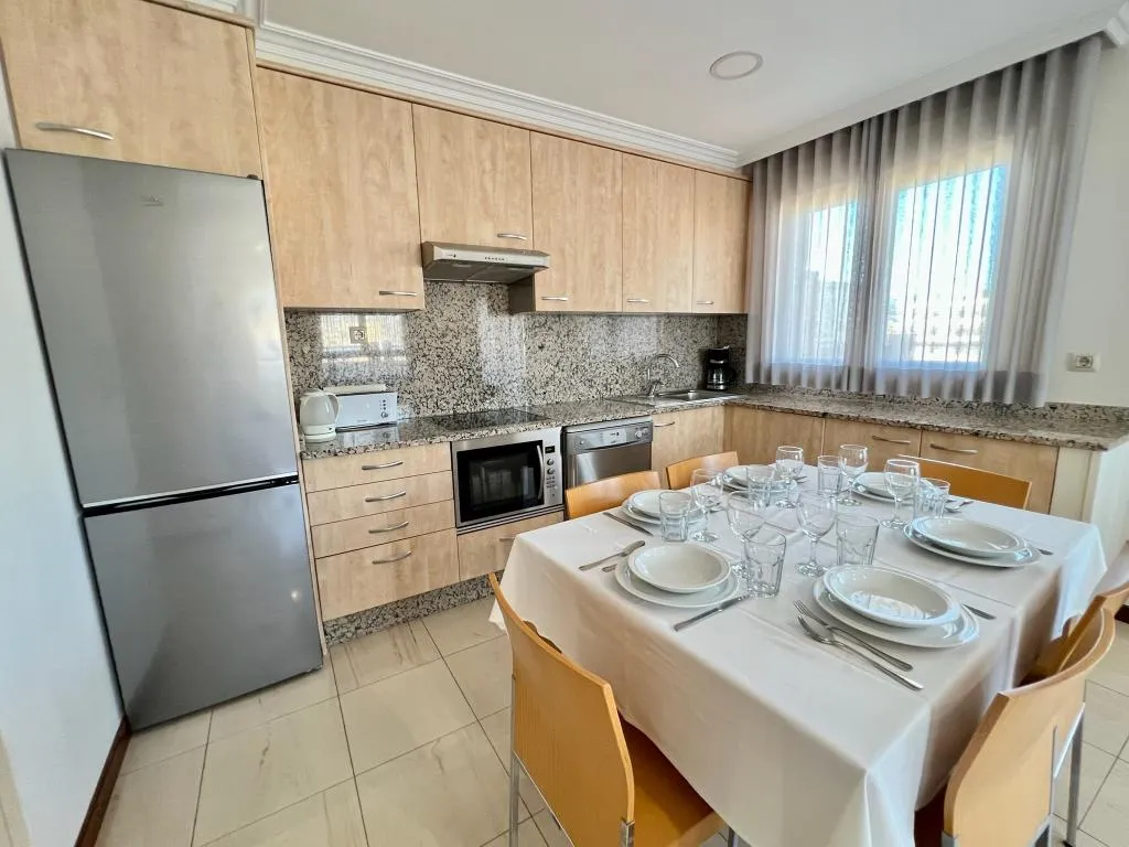 APARTMENT TWO BEDROOMS WITH TERRACE Room, Mediterraneo Real, Costa Del Sol