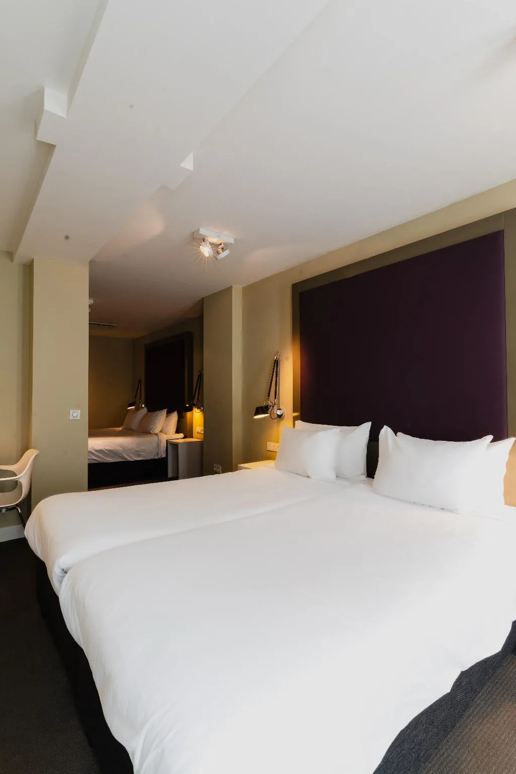 QUADRUPLE STANDARD Room, Hotel Roemer, Amsterdam