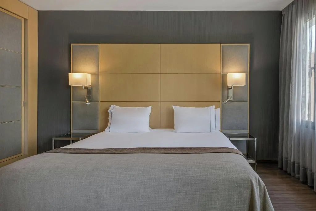 DOUBLE WITH VIEWS Room, AC Barcelona Victoria Suites, Barcelona