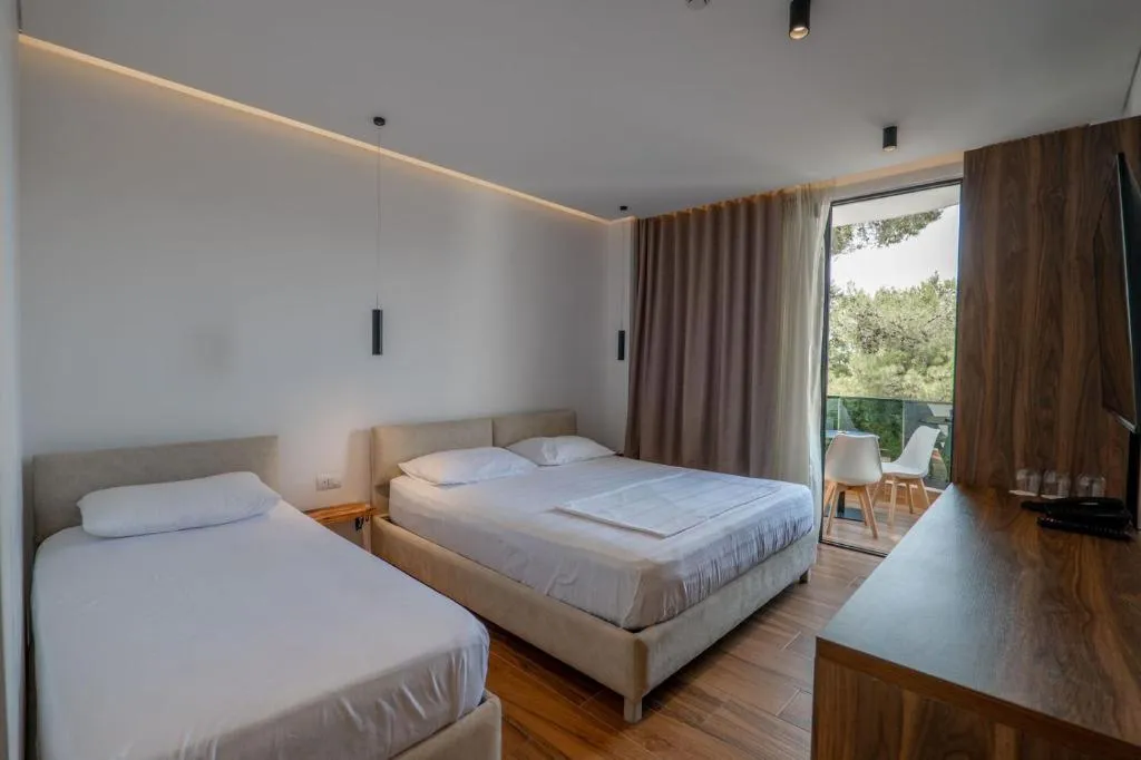 TRIPLE WITH AIR CONDITIONING Room, Havana, Southern Albania