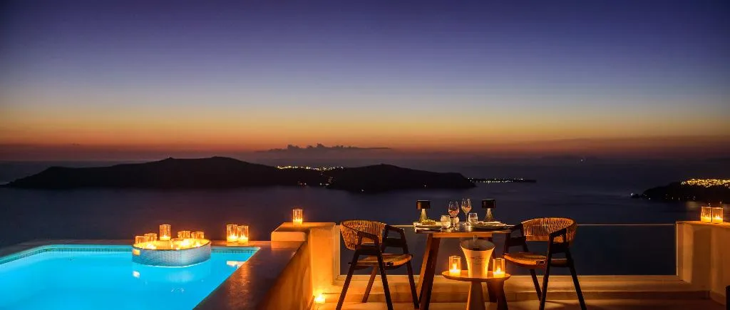 SUITE DELUXE WITH PRIVATE POOL Room, Andromeda Villas, Santorini
