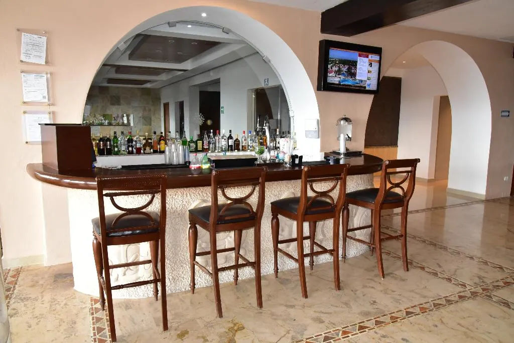 Bar, Sunset Fishermen Beach Resort Playa Del Carmen, Cancun Area