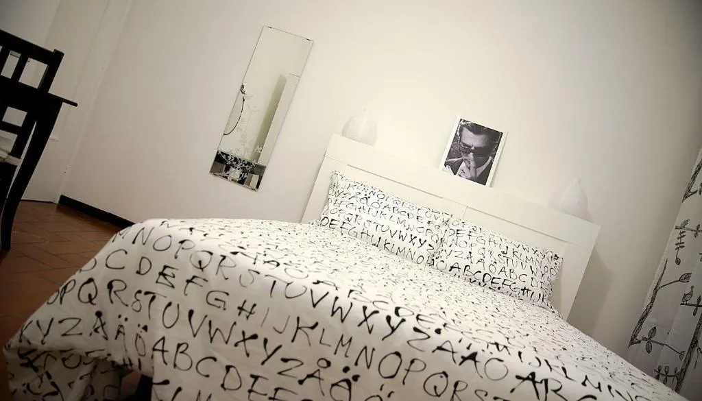 Room, Lost In Trastevere, Rome