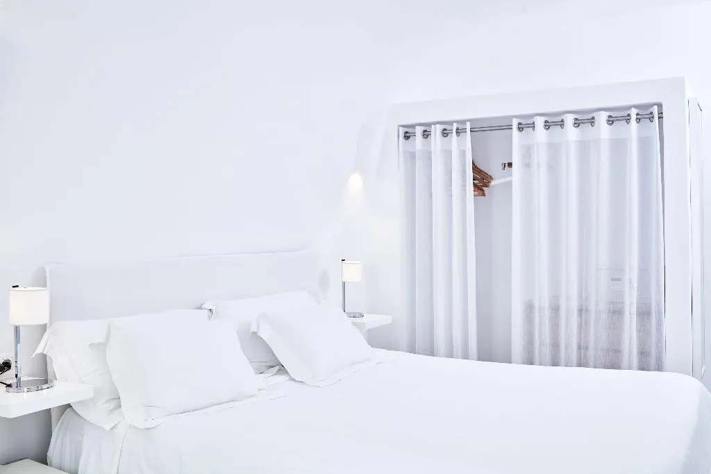 JUNIOR SUITE SEA VIEW Room, Katikies Santorini - Gea House The Leading Hotels, Santorini