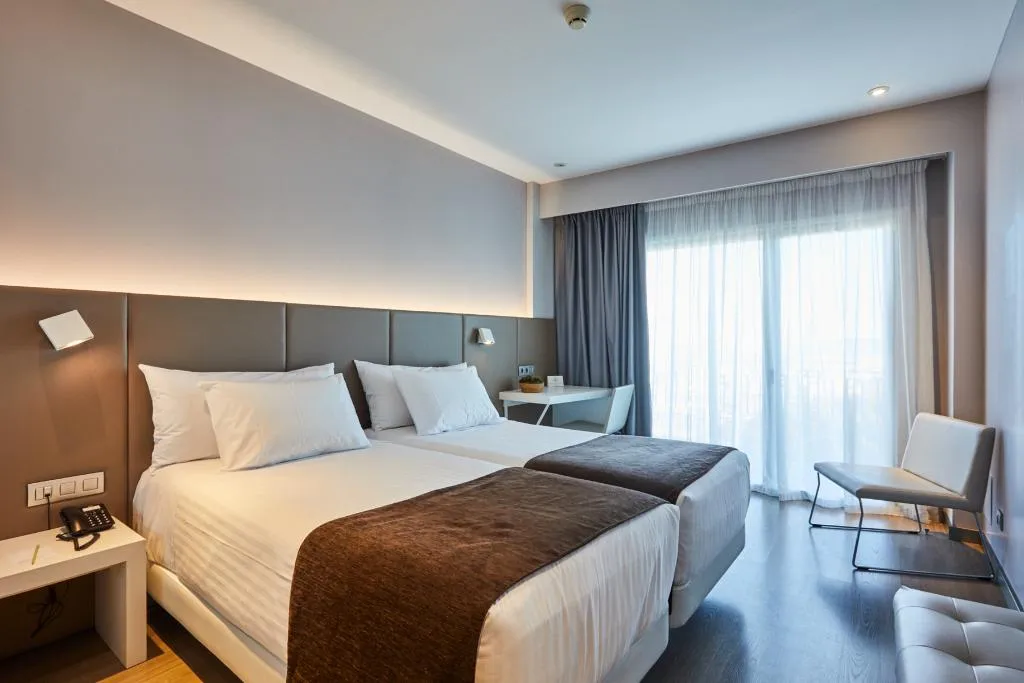 DOUBLE SINGLE USE DELUXE Room, Silken Turcosa 3* Sup, Valencia