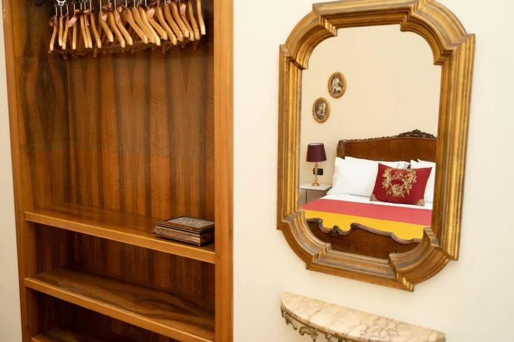 Room, Moon Luxury Rooms & Apartments, Naples