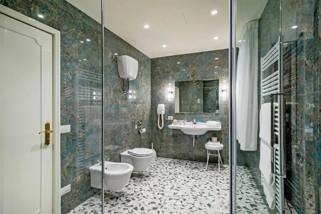 JUNIOR SUITE CAPACITY 3 Room, Giorgione Hotel, Venice