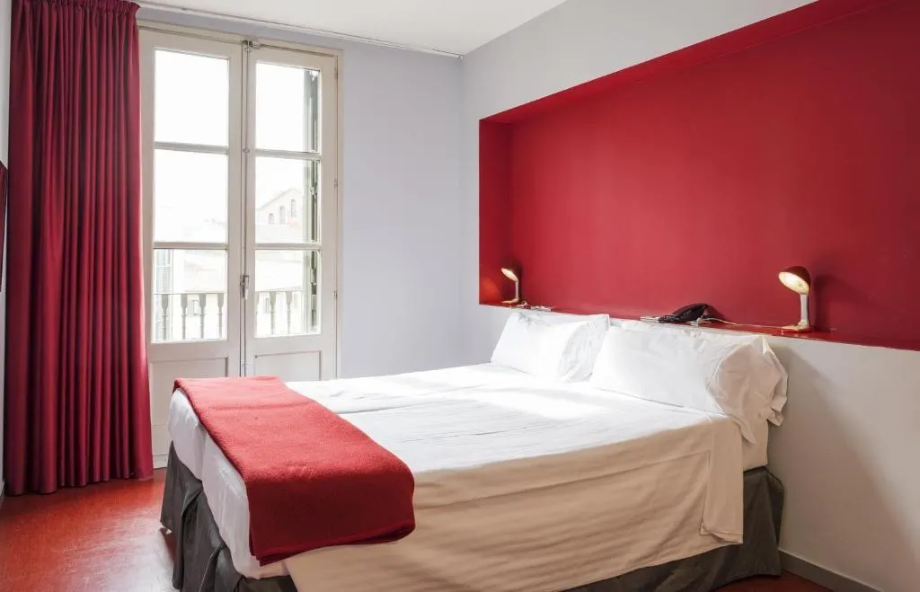 DOUBLE WITH TERRACE Room, Ciutat Vella, Barcelona