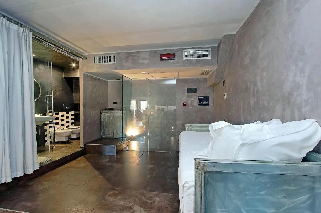 Room, Mama's Home Rome, Rome