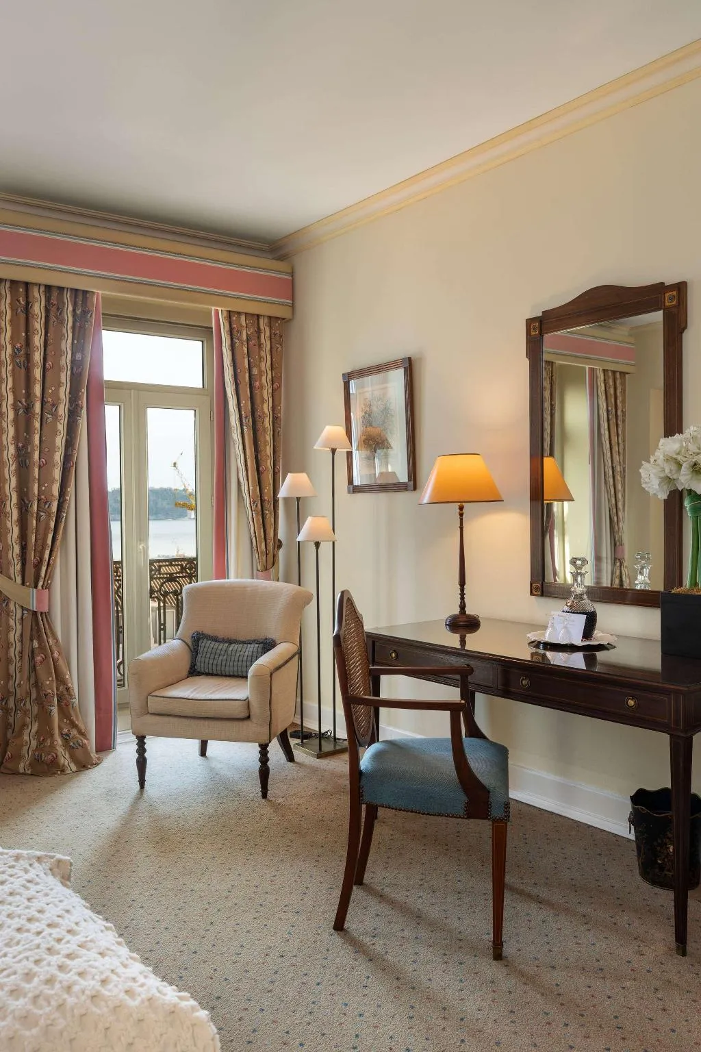 Room, As Janelas Verdes, Lisbon