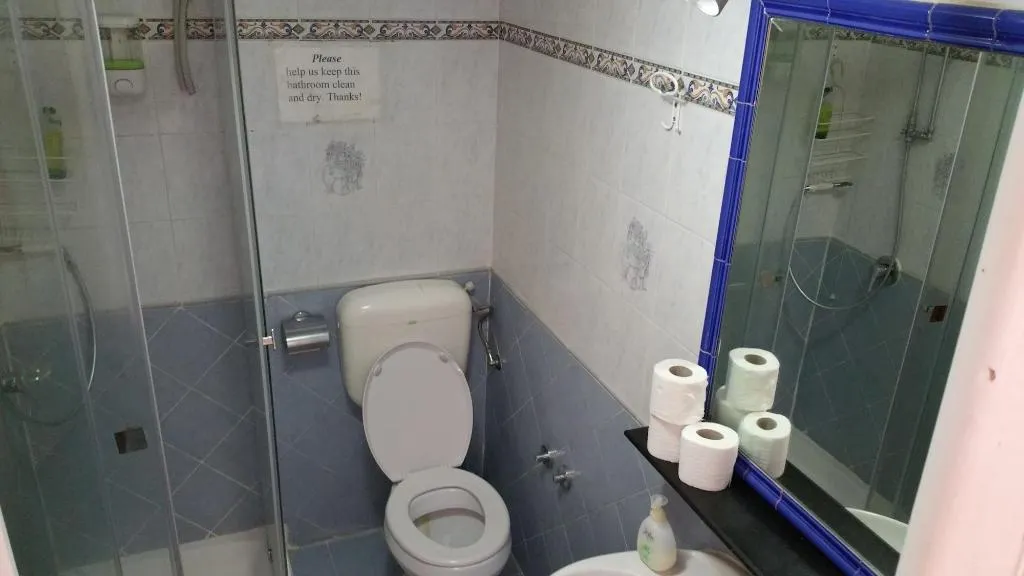 Room, Roma Termini 89, Naples