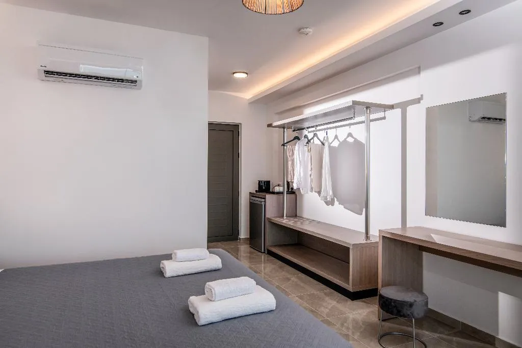 JUNIOR SUITE WITH JACUZZI Room, Ebenus Suites "by Checkin", Crete