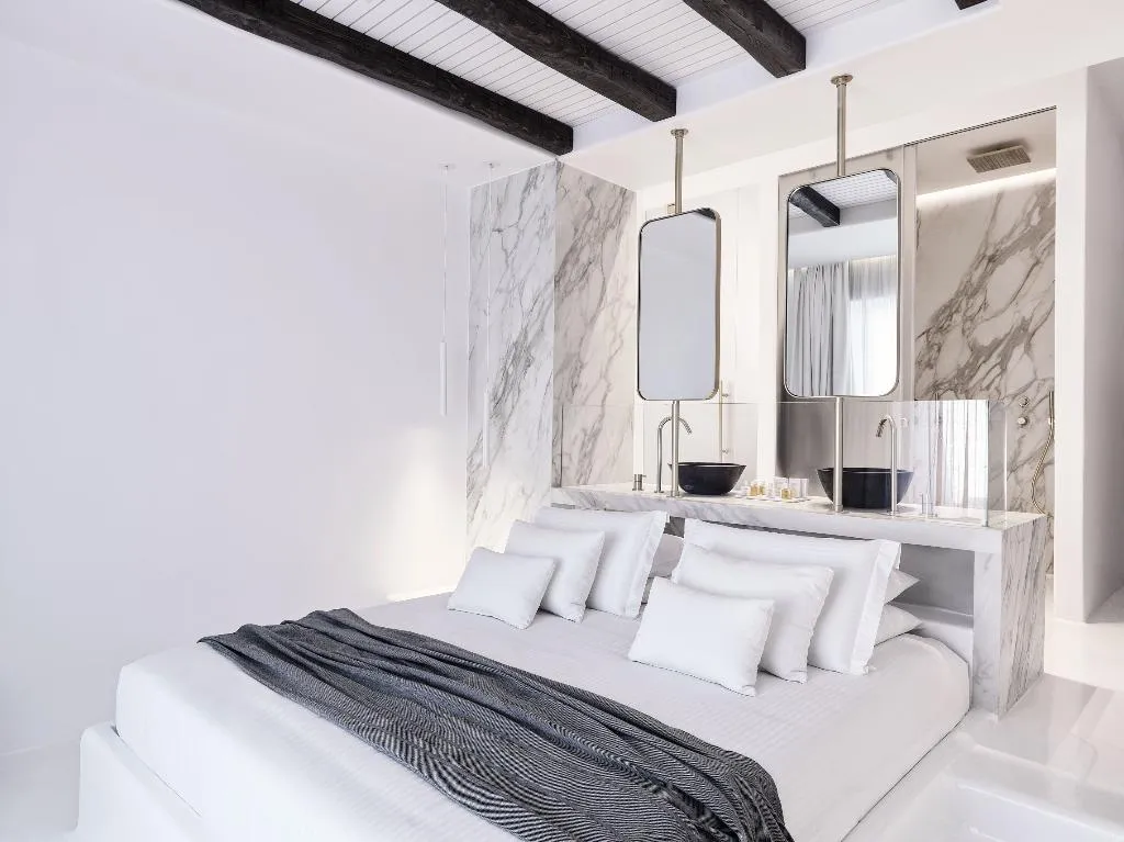 JUNIOR SUITE SEA VIEW WITH PRIVATE POOL Room, Mykonos Earth, Mykonos