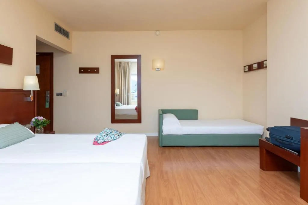 TRIPLE SUPERIOR Room, Prestige Victoria, Costa Brava